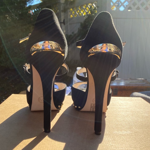 Black Suede Peep-toe platform heels - Picture 6 of 9